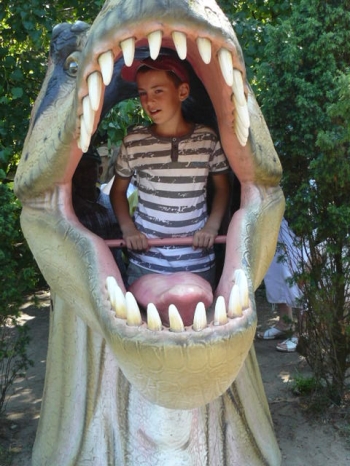 dino_76