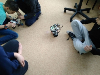 robot08