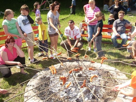 Rodzinny piknik uczniów klas III Szkoły Podstawowej
