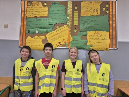 „Odblaskowy kodeks pieszego” - gazetka uczniów klasy V