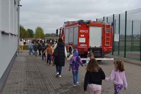 Szybko, sprawnie, bezpiecznie – próbna ewakuacja w naszej szkole