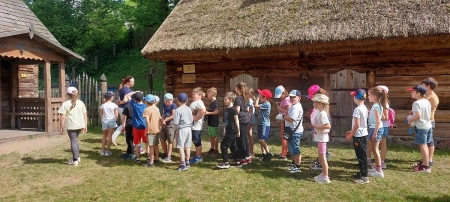 “Mądrość lasu” i skansen w Nowogrodzie