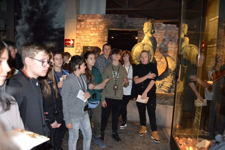 Wyjazd edukacyjny klas VIII i klasy VII do Warszawy