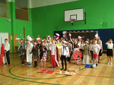 Majowe święta Polaków - koncert piosenki patriotycznej