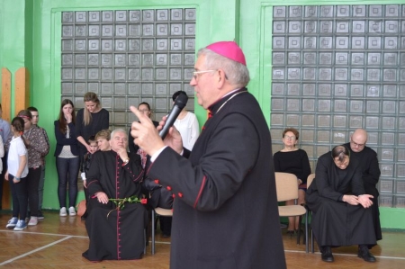Wizyta Ks. Biskupa Jerzego Mazura w naszej szkole