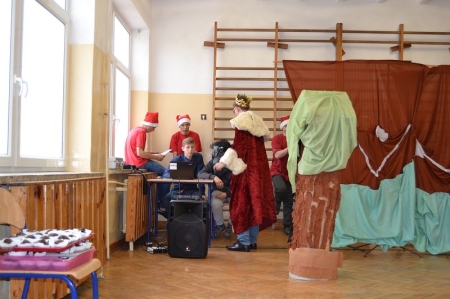 Gimnazjaliści dzieciom, czyli wspólna zabawa w teatr