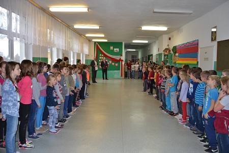 ''Zbieramy makulaturę - oszczędzamy las i nas”